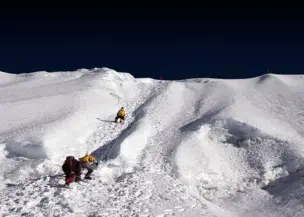 island-peak-climbing
